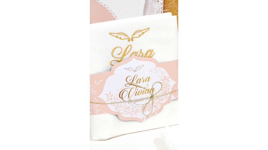 Trusou de botez gold cu ingeras pentru fetite cu broderie personalizata, Gold Wings 1